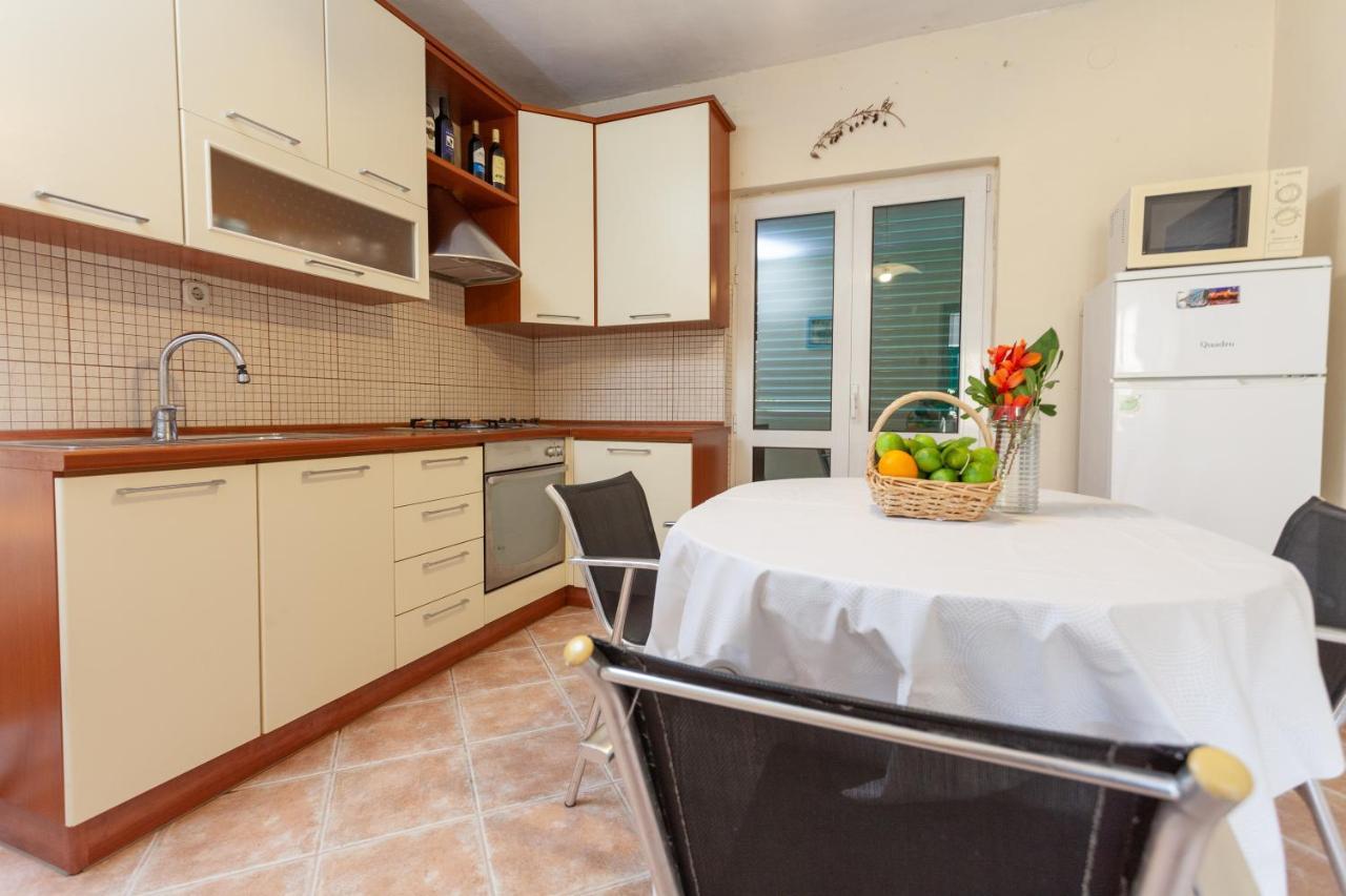 Sea And Lemon Tree Apartment Drašnice Exteriér fotografie